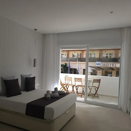 San Antonio * 托雷莫利诺斯